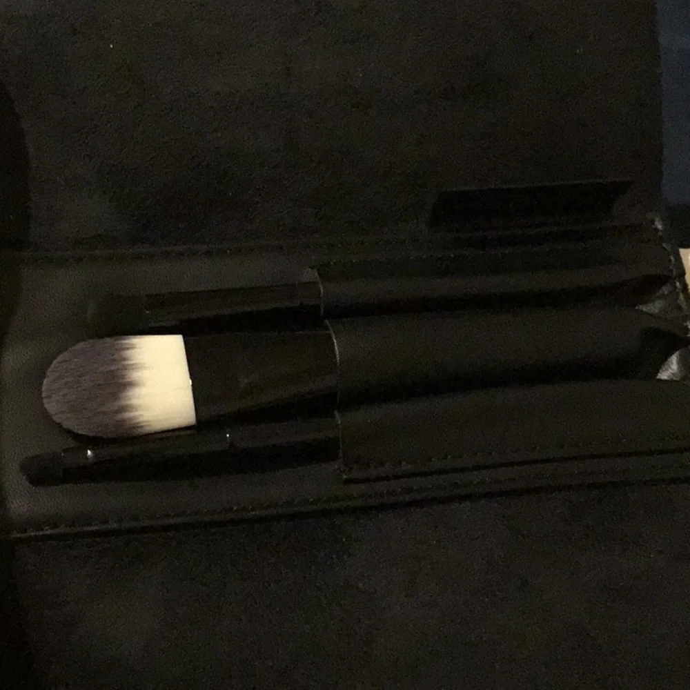 Yves Saint Laurent Black Limited Edition Makeup Brushes & Roll Bag Holder - Picture 5 of 10